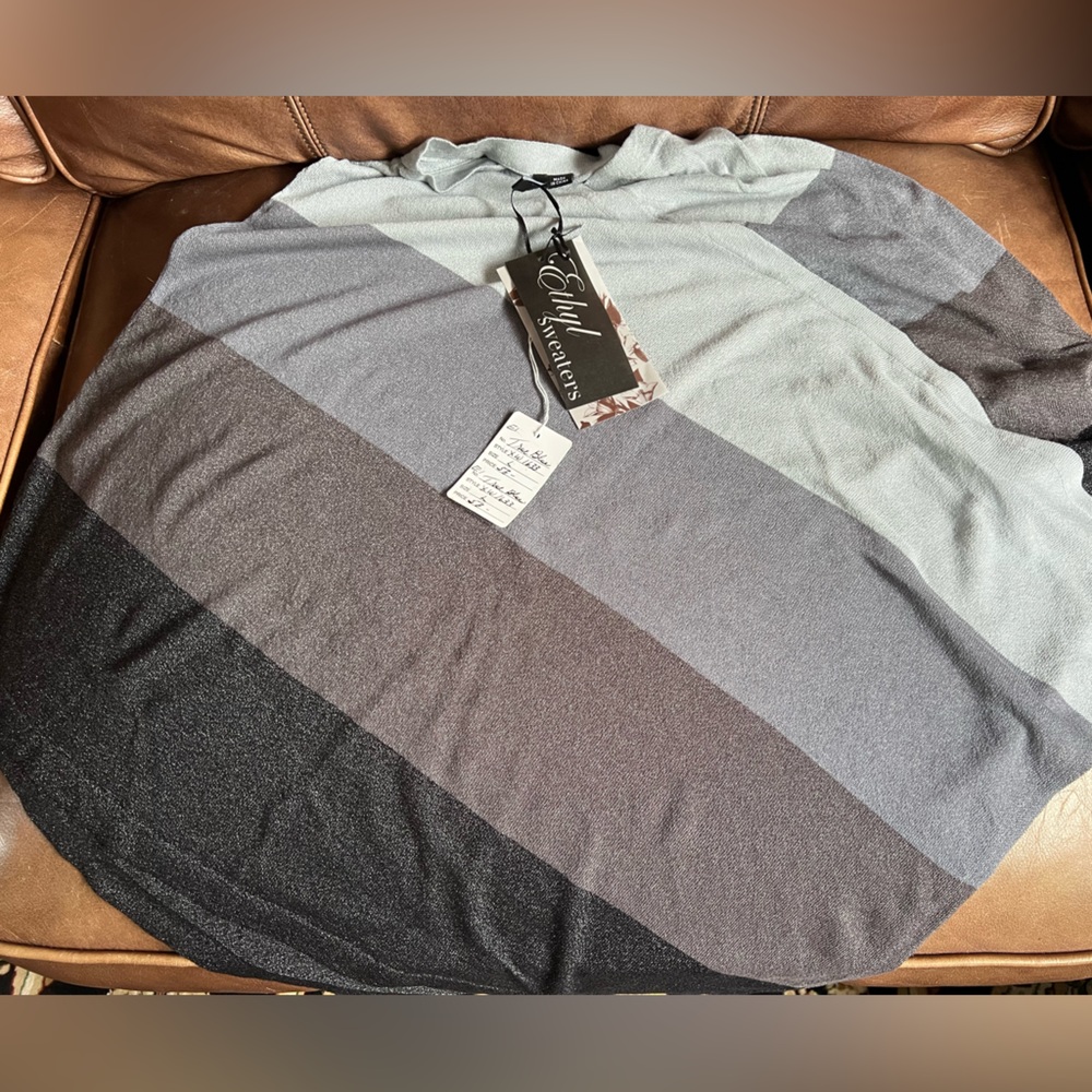Ethly Women’s lightweight slight silver capes/poncho Black & gray NEW NWT